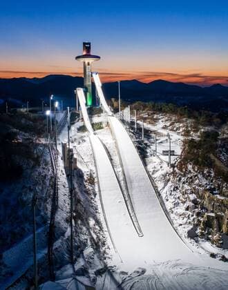 Themen der Woche - SPORT Bilder des Tages - SPORT Pyeongchang Olympics Photo taken on Jan. 2, 2018 from a Kyodo News drone shows the Alpensia Ski jumping Skispringen Ski nordisch Centre in Pyeongchang, South Korea. The venue will host ski jumping, Nordic combined, and snowboard competitions of the Winter Olympics. 