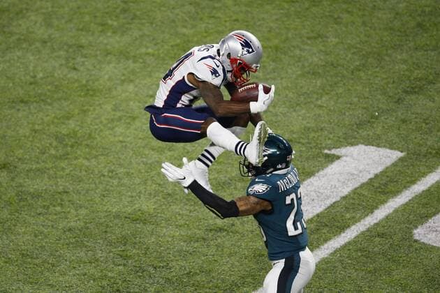 February 04, 2018 New England Patriots wide receiver Brandin Cooks (14) tries to leap over Philadelphia Eagles free safety Rodney McLeod (23) during Super Bowl LII between the Philadelphia Eagles and New England Patriots at U.S. Bank Stadium in Minneapolis, MN. CSM NFL American Football Herren USA 2018: Super Bowl LII FEB 04 - ZUMAc04_ 20180204_zaf_c04_276 Copyright: xCharlesxBausx