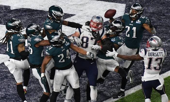 New England Patriots tight end Rob Gronkowski (87) fails to grab a pass on the final play in the fourth quarter against the swarming Philadelphia Eagles in Super Bowl LII at U.S. Bank Stadium in Minneapolis, Minnesota on February 4, 2018. The Eagles win first ever Super Bowl 41-33 over the Patriots. (FILE PHOTO)  SBP2018020702 JONxSOOHOO