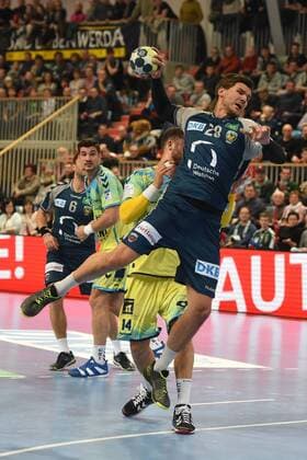 Handball, Herren, EHF-Pokal, Saison 2017 18, Gruppe B, Füchse Berlin - Saint-Raphael Var Handball, Alexander Lynggaard (Nr. 14, Saint-Raphael Var Handball), Erik Schmidt (Nr. 28, Füchse Berlin), 07.02.18, Copyright: xMatthiasxKochx