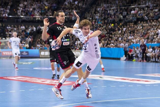 Rune Dahmke (Nr. 23, THW Kiel) gegen Kent Robin Toennesen (Nr. 15, Telekom Veszprem) im Konter. THW Kiel vs Telekom Veszprem HC, Handball, EHF Champions League, 07.02.18 Kiel Schleswig-Holstein Germany Sparkassen-Arena Copyright: xAgentur54Gradx xFelixxKoenigx
