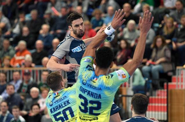 Potsdam 07.03.2018 MBS Arena Sportpark Luftschiffhafen Handball EHF Pokal Rueckrunde Fuechse BERLIN geg St Raphael Var ( FRA ) Marko KOPLJAR 35 Fuechse Artsjom KARALEK 50 St Raphael Adrien DIPANDA 32 St Raphael
