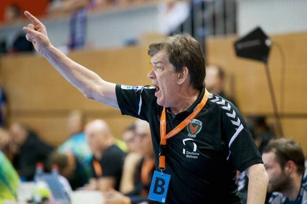 Potsdam 07.03.2018 MBS Arena Sportpark Luftschiffhafen Handball EHF Pokal Rueckrunde Fuechse BERLIN geg St Raphael Var ( FRA ) 21 : 26 Velimir PETKOVIC Trainer Fuechse