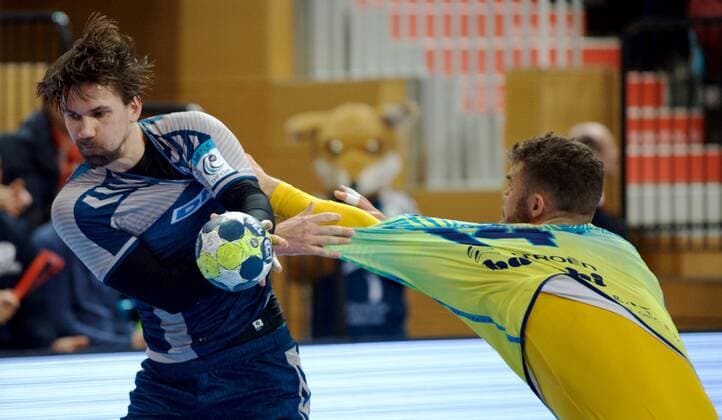 Potsdam 07.03.2018 MBS Arena Sportpark Luftschiffhafen Handball EHF Pokal Rueckrunde Fuechse BERLIN geg St Raphael Var ( FRA ) 21 : 26 Fabian WIEDE 3 Fuechse geg Alexander LYNGGAARD 14 St Raphael