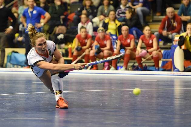 Themen der Woche - SPORT Bilder des Tages - SPORT Hallenhockey, Frauen, WM 2018, Gruppe B, Spiel 4, Deutschland - Tschechien, Nike Lorenz (Nr. 4, Deutschland) vergibt den Siebenmeter, 08.02.18, *** Indoor Hockey women World Cup 2018 Group B match 4 United Kingdom Czech Republic Nike Lorenz nr 4 Germany forgives the penalty 08 02 18 Copyright: xMichaelxHundtx xMatthiasxKochx
