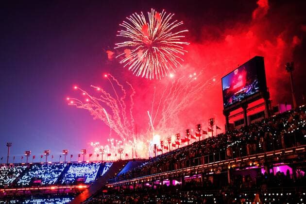 Bilder des Tages - SPORT OLYMPICS - 2018 Winter Olympics, preview PYEONGCHANG,SOUTH KOREA,09.FEB.18 - OLYMPICS - Olympic Winter games Winterspiele Spiele Summer games PyeongChang 2018, official opening ceremony. Image shows a general view of stadium and fireworks. GEPAxpictures xMaticxKlansek