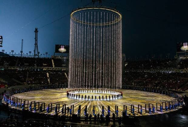 PyeongChang 2018 - Highlights der Olympischen Spiele Themen der Woche - SPORT Bilder des Tages - SPORT 09.02.2018, Olympic Stadium, Pyeongchang, KOR, PyeongChang 2018, Eröffnungsfeier, im Bild Uebersicht Choreografie a general view choreography during the Opening Ceremony of the Pyeongchang 2018 Winter Olympic Games Olympische Spiele Olympia OS at the Olympic Stadium in Pyeongchang, South Korea on 2018 02 09. Pyeongchang *** 09 02 2018 Olympic Stadium PyeongChang KOR PyeongChang 2018 opening ceremony in the image summary view a general choreography choreography during the opening ceremony of the PyeongChang 2018 Winter Olympic Games at the Olympic Stadium in PyeongChang of South Korea on 2018 02 09 PyeongChang  EX_GRO  