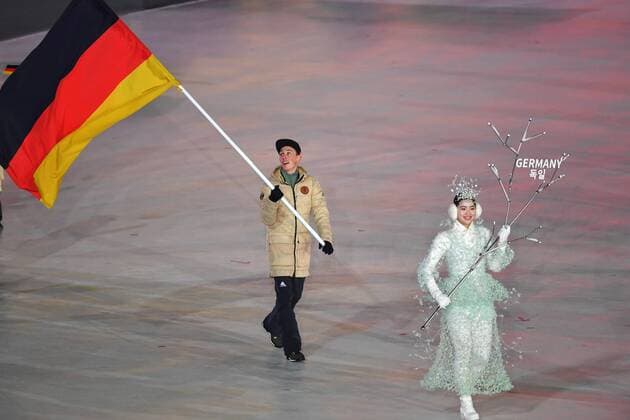 Einmarsch der deutschen Delegation, Sportler, mit Fahnentraeger Eric FRENZEL, GER, Nordische Kombination, Eroeffnungsfeier, Opening Ceremony, PyeongChang Olympic Stadium am 09.02.2018. Olympische Winterspiele 2018, vom 09.02. - 25.02.2018 in PyeongChang Suedkorea. *** Invasion of the German delegation athletes with flag bearer Eric FRENZEL GER Nordic combined opening ceremony opening ceremony PyeongChang Olympic Stadium on 09 02 2018 Winter Olympics 2018 from 09 02 25 02 2018 in PyeongChang of South Korea