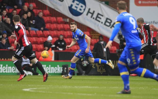 10th February 2018, Bramall Lane, Sheffield, England; EFL Championship football, Sheffield United versus Leeds United; Stuart Dallas of Leeds United runs forward with the ball  ActionPlus11983926