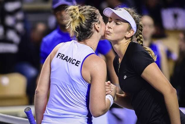 French Pauline Parmentier and Belgian Elise Mertens pictured at the end of a tennis game between French Pauline Parmentier WTA Tennis Damen 91) and Belgian Elise Mertens (WTA 20), the first rubber of this weekend s Fed Cup World Group Round 1 meeting between France and Belgium in La Roche-sur-Yon, France, Saturday 10 February 2018. LAURIExDIEFFEMBACQ  x05293605x