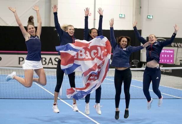 TENNIS - ITF Fed Cup TALLINN,ESTONIA,10.FEB.18 - TENNIS - ITF Fed Cup. Image shows the rejoicing of Johanna Konta, Katie Boulter, captain Anne Keothavong. Heather Watson and Anna Smith (GBR). GEPAxpictures xWalterxLuger