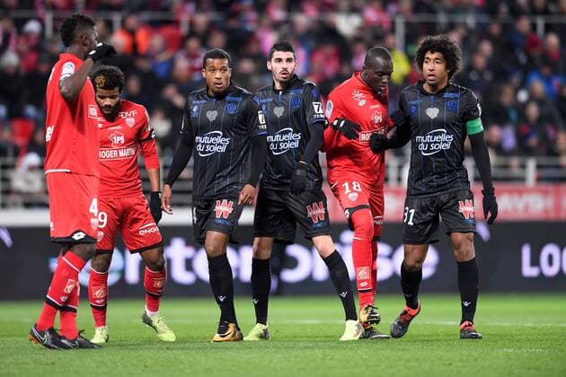 14 ALASSANE PLEA (nice) - 18 CEDRIC YAMBERE (dij) - 19 Valentin ROSIER (dij) - 08 Pierre LEES MELOU (dij) - 31 DANTE (nice) FOOTBALL : Dijon vs Nice - Ligue 1 Conforama - 10 02 2018 FEP Panoramic 