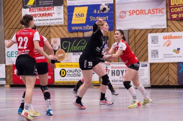 (FSG Mainz 05 Budenheim), Torschuss, TG Nuertingen gegen FSG Mainz Budenheim, Handball, 2. Bundesliga, Damen, Saison 2017 2018, 10.02.2018, Nuertingen Copyright: xWoernx xEibner-Pressefotox EP_nwn