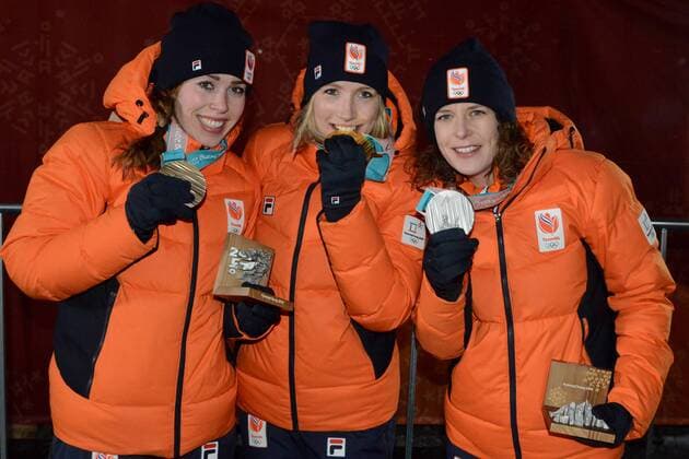 February 11, 2018 - Pyeongchang, South Korea - ANTOINETTE DE JONG , CARLIJN ACHTEREEKTE and IREEN WUST pose with their medals from the Ladies 3000 meter Speed skating Eisschnelllauf event in the PyeongChang Olympic Games Olympische Spiele Olympia OS PyeongChang 18: Speed Skating Women - ZUMAl132 20180211_zap_l132_024 Copyright: xChristopherxLevyx