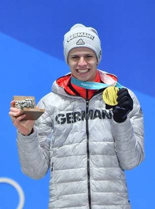 (180211) -- PYEONGCHANG, Feb. 11, 2018 -- Champion Andreas Wellinger of Germany poses for photos during the medal ceremony of men s normal hill individual event of Ski jumping Skispringen Ski nordisch at 2018 PyeongChang Winter Olympic Games Olympische Spiele Olympia OS at the Medal Plaza in PyeongChang, South Korea, on Feb. 11, 2018. ) (SP)OLY-SOUTH KOREA-PYEONGCHANG-SKI JUMPING-MEN S NORMAL HILL INDIVIDUAL-MEDAL CEREMONY LuixSiuxWai 