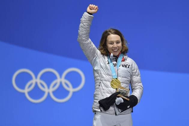PyeongChang 2018 - Highlights der Olympischen Spiele Bilder des Tages - SPORT Laura DAHLMEIER (GER) mit Medaille,Goldmedaille,Olympiasiegerin, 1. Platz, Goldmedaillengewinnerin, Gold, Goldmedaille, Olympiasiegerin, Jubel, jubelt, Freude, Begeisterung, Emotion, jubeln, cheers, Siegerehrung, Medals Victory Ceremony, Olympic Medals Plaza,am 11.02.2018, Biathlon, Women s 7,5 km Sprint, Sprint der Frauen. Olympische Winterspiele 2018, vom 09.02. - 25.02.2018 in PyeongChang Suedkorea. Â *** Laura DAHLMEIER GER Medal Gold Medal Olympic champion 1 square gold medallist gold gold medal Olympic champion cheers cheers joy enthusiasm emotion cheer cheers winners medals victory ceremony Olympic medals Plaza on 11 02 2018 biathlon women s 7 5 km Sprint Sprint of women Winter Olympics 2018 from 09 02 25 02 2018 in PyeongChang Korea Â