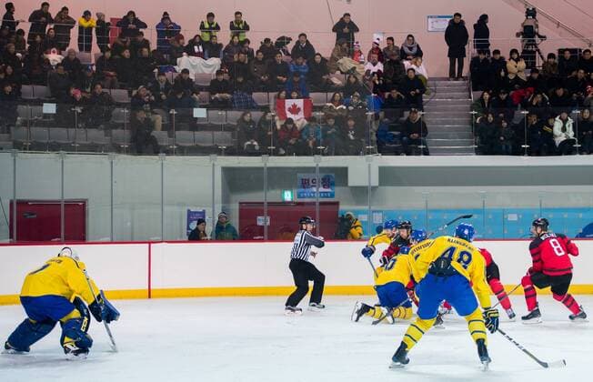 180212 Spectators during the Men s Ice hockey Eishockey International Friendly Länderspiel match between Sweden and Canada during day three of the 2018 Winter Olympics on February 12, 2018 in Incheon. Photo: Petter Arvidson BILDBYRN kod PA 91961 Copyright: PETTERxARVIDSON BB180212PA049