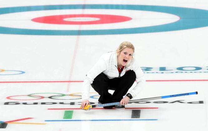 (180212) -- PYEONGCHANG, Feb. 12, 2018 -- Norway s Kristin Skaslien competes during the curling mixed doubles semifinal against Kaitlyn Lawes and John Morris from Canada at the 2018 PyeongChang Winter Olympic Games Olympische Spiele Olympia OS at the Gangneung Curling Centre in Gangneung, South Korea, on Feb. 12, 2018. Norway lost 4-8. ) (SP)OLY-SOUTH KOREA-PYEONGCHANG-CURLING-MIXED DOUBLES-CAN VS NOR MaxPing 