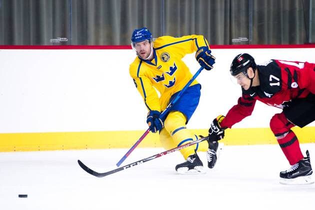 180212 Patrik Hersley of Sweden and Rene Bourque of Canada during the Men s Ice hockey Eishockey International Friendly Länderspiel match between Sweden and Canada during day three of the 2018 Winter Olympics on February 12, 2018 in Incheon. Photo: Petter Arvidson BILDBYRN kod PA 91961 Copyright: PETTERxARVIDSON BB180212PA084