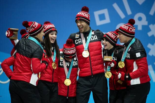 OLYMPICS - 2018 Winter Olympics PYEONGCHANG,SOUTH KOREA,12.FEB.18 - OLYMPICS, Figure skating Eiskunstlauf - Olympic Winter games Winterspiele Spiele Summer games PyeongChang 2018, Medals Plaza, team event, award ceremony. Image shows the rejoicing of team Canada. Keywords: medals. GEPAxpictures xMaticxKlansek