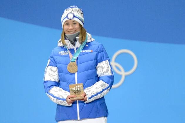 February 12, 2018 - Pyeongchang, South Korea - ENNI RUKAJARVI of Finland with her bronze medal from the snowboard Ladies Slopestyle event in the PyeongChang Olympic Games Olympische Spiele Olympia OS PyeongChang 18: Snowboard Women - ZUMAl132 20180212_zap_l132_031 Copyright: xChristopherxLevyx