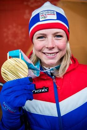 180213 Maren Lundby of Norway, gold, at the medal ceremony for the Women s Ski jumping Skispringen Ski nordisch during day four of the 2018 Winter Olympics on February 13, 2018 in Pyeongchang. Photo: Jon Olav Nesvold BILDBYRAN kod JE 160160 Copyright: JONxOLAVxNESVOLD BB180213JE064