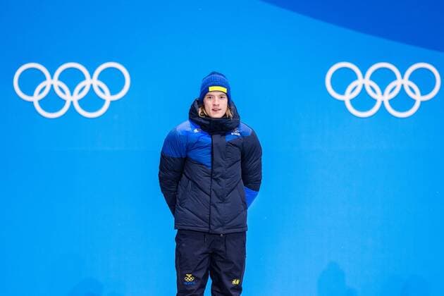 180213 Sebastian Samuelsson of Sweden, silver, at the medal ceremony for the Men s Biathlon 12,5 km Pursuit during day four of the 2018 Winter Olympics on February 13, 2018 in Pyeongchang. Photo: Jon Olav Nesvold BILDBYRAN kod JE 160160 Copyright: JONxOLAVxNESVOLD BB180213JE074