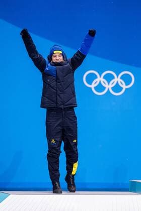 180213 Sebastian Samuelsson of Sweden, silver, at the medal ceremony for the Men s Biathlon 12,5 km Pursuit during day four of the 2018 Winter Olympics on February 13, 2018 in Pyeongchang. Photo: Jon Olav Nesvold BILDBYRAN kod JE 160160 Copyright: JONxOLAVxNESVOLD BB180213JE080