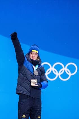 180213 Sebastian Samuelsson of Sweden, silver, at the medal ceremony for the Men s Biathlon 12,5 km Pursuit during day four of the 2018 Winter Olympics on February 13, 2018 in Pyeongchang. Photo: Jon Olav Nesvold BILDBYRAN kod JE 160160 Copyright: JONxOLAVxNESVOLD BB180213JE082