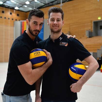 allgemein, Saison 2017 18, Wiedereröffnung des Horst-Korber-Sportzentrums, Kyle Russell (Nr. 15, Berlin Recycling Volleys), Egor Bogachev (Nr. 17, Berlin Recycling Volleys) 13.02.18, Copyright: xMichaelxHundtx xMatthiasxKochx