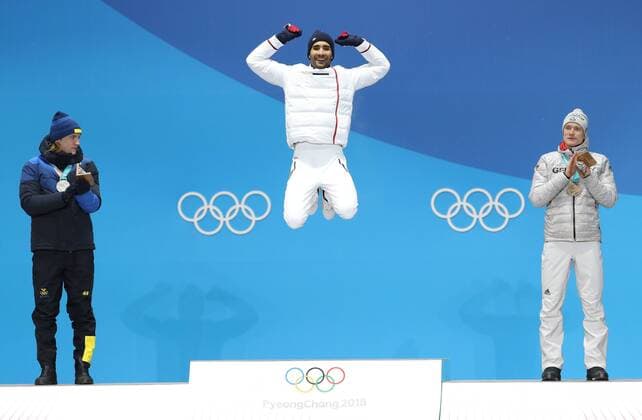 PyeongChang 2018 - Highlights der Olympischen Spiele Bilder des Tages - SPORT (180213) -- PYEONGCHANG, Feb. 13, 2018 -- Champion Martin Fourcade (C) from France, second-placed Sebastian Samuelsson (L) from Sweden and third-placed Benedikt Doll from Germany pose for photos during medal ceremony of men s 12.5km pursuit event of biathlon at 2018 PyeongChang Winter Olympic Games Olympische Spiele Olympia OS at the Medal Plaza in PyeongChang, Feb. 13, 2018 (SP)OLY-SOUTH KOREA-PYEONGCHANG-BIATHLON-MEN S 12.5KM PERSUIT-MEDAL CEREMONY BaixXuefei 