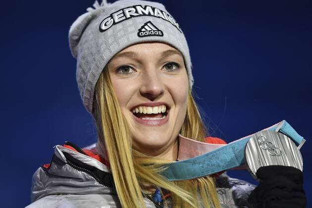 Katharina ALTHAUS (GER), mit Silbermedaille,Medaille. 2. Platz, Silber, Silbermedaille, Silbermedaillengewinnerin, Jubel, jubelt, Freude, Begeisterung, Emotion, jubeln, cheers, Skispringen, Skisprung Frauen, Skijumping women Siegerehrung, Victory Ceremony, PyeongChang Olympic Medals Plaza am 13.02.2018. Olympische Winterspiele 2018, vom 09.02. - 25.02.2018 in PyeongChang Suedkorea. Â