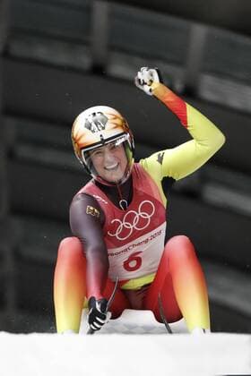 PyeongChang 2018 - Highlights der Olympischen Spiele Themen der Woche - SPORT Bilder des Tages - SPORT GEISENBERGER. Natalie Team GER Olympiasiegerin Rodeln Finale der Frauen Olympic Wintergames 2018 Pyeongchang South Korea Olympische Winterspiele 2018 Pyeongchang 13.Februar 2018 *** GEISBERGER Natalie team GER Olympic gold medalist Luge finals of women Olympic Winter Games 2018 PyeongChang of South Korea at the Winter Olympics 2018 PyeongChang 13 February 2018 