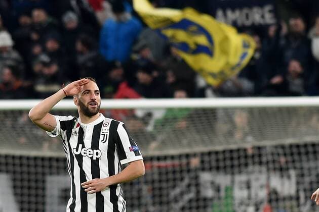 IPP20180213 Football - soccer: UEFA Champions League 2017 2018, Juventus Turin - Tottenham Hotspur, esulta gonzalo higuain (Hinweis: Verwendung nur in Deutschland - only Germany) *** IPP20180213 football soccer UEFA Champions League 2017 2018 Juventus Turin Tottenham Hotspur esulta gonzalo sitki note only use only in Germany Germany 