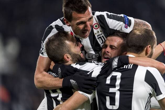 Gonzalo Gerardo Higuain of Juventus celebrates after scoring his team s second goal during the Italian Uefa Champions League Round of 16 First leg match between Juventus 2-2 Tottenham Hotspur at Allianz Stadium on February 13, 2018 in Torino, Germany. Noxthirdxpartyxsales  (72086785)