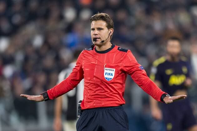 Felix Brych of Referee during the Italian Uefa Champions League Round of 16 First leg match between Juventus 2-2 Tottenham Hotspur at Allianz Stadium on February 13, 2018 in Torino, Germany. Noxthirdxpartyxsales  (72086943)