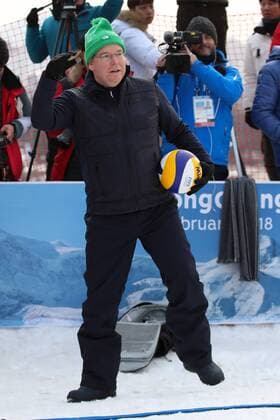 OLYMPICS - 2018 Winter Olympics PYEONGCHANG,SOUTH KOREA,14.FEB.18 - OLYMPICS, VOLLEYBALL - Olympic Winter games Winterspiele Spiele Summer games PyeongChang 2018, Austria House, exhibition match, snow volleyball. Image shows Prince of Monaco Albert II. GEPAxpictures xChristianxWalgram