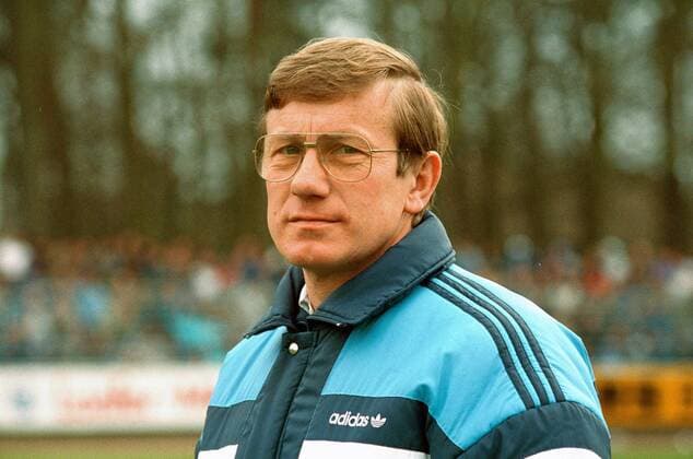 Rainer Persike Trainer vom SV Meppen. Aus 2. BL Saison 1987 1988 SV Meppen (Blau) gegen Stuttgarter Kickers 1:1 am 02.04.1988.