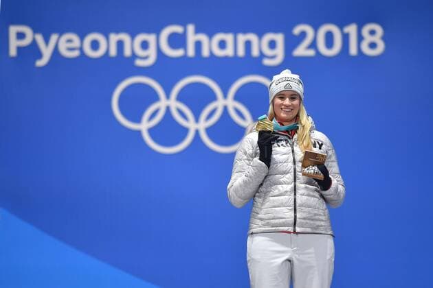 Nathalie GEISENBERGER (GER) mit Goldmedaille,Medaille,Olympic Champion, Olympiasiegerin, Luge Women Singles,Rodeln Frauen, Siegerehrung,Victory Ceremony,PyeongChang Olympic Medals Plaza am 13.02.2018. Olympische Winterspiele 2018, vom 09.02. - 25.02.2018 in PyeongChang Suedkorea.
