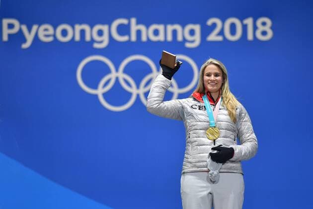 Nathalie GEISENBERGER (GER) mit Goldmedaille,Medaille,Olympic Champion, Olympiasiegerin, Luge Women Singles,Rodeln Frauen, Siegerehrung,Victory Ceremony,PyeongChang Olympic Medals Plaza am 13.02.2018. Olympische Winterspiele 2018, vom 09.02. - 25.02.2018 in PyeongChang Suedkorea.