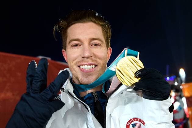 PyeongChang 2018 - Highlights der Olympischen Spiele Themen der Woche - SPORT Olympia-Bilder des Tages - SPORT 180214 Shaun White of USA with his gold medal at the medal ceremony for the Women s Cross Country Sprint during day five of the 2018 Winter Olympics on February 14, 2018 in Pyeongchang. Photo: Carl Sandin BILDBYRN kod CS 57999_292 Copyright: CARLxSANDIN BB180214CS127