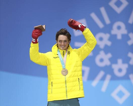 (180214) -- PYEONGCHANG, Feb. 14, 2018 -- Bronze medalist Scotty James of Australia celebrates during medal ceremony of men s halfpipe event of snowboard at 2018 PyeongChang Winter Olympic Games Olympische Spiele Olympia OS at the Medal Plaza in PyeongChang, South Korea, Feb. 14, 2018. ) (SP)OLY-SOUTH KOREA-PYEONGCHANG-SNOWBOARD-MEN S HALFPIPE-MEDAL CEREMONY WuxZhuang 