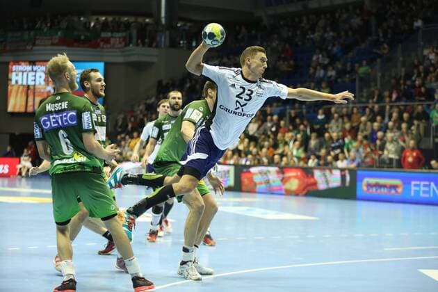 14.02.2018, xcsx, Handball EHF-Pokal, SC Magdeburg - Bjerringbro-Silkeborg, emspor, v.l. Stefan Hundstrup (Bjerringbro-Silkeborg) beim Wurf Magdeburg