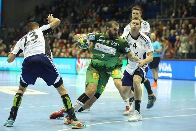 14.02.2018, xcsx, Handball EHF-Pokal, SC Magdeburg - Bjerringbro-Silkeborg, emspor, v.l. Zeljko Musa (SC Magdeburg), Wurf vom Kreis Magdeburg