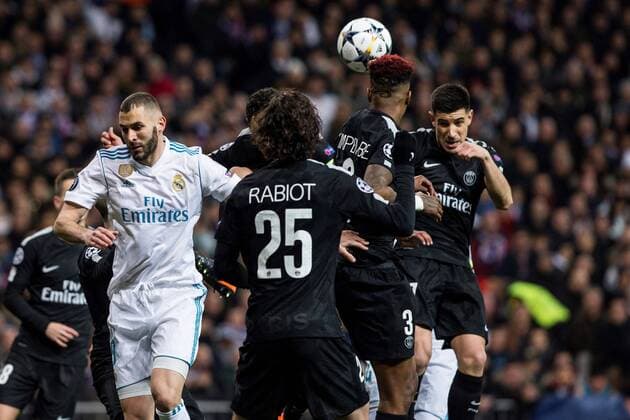 Real Madrid s French striker Karim Benzema (L) in action during the UEFA Champions League round of 16 first leg match between Real Madrid and Paris Saint Germain at the Santiago Bernabeu stadium in Madrid, Spain, 14 February 2018. Real Madrid vs. Paris Saint Germain !ACHTUNG: NUR REDAKTIONELLE NUTZUNG!  Copyright: xRodrigoxJimenezx MAD001 20180214-636542397403459857