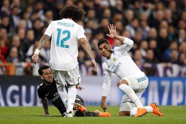 (l-r) Dani Alves of Paris Saint-Germain, Marcelo of Real Madrid, Casemiro of Real Madrid during the UEFA Champions League round of 16 match between Real Madrid and Paris Saint-Germain at the Santiago Bernabeu stadium on February 14, 2018 in Madrid, Spain UEFA Champions League 2017 2018 xVIxVIxImagesx xMauricexvanxSteenxIVx 10066347