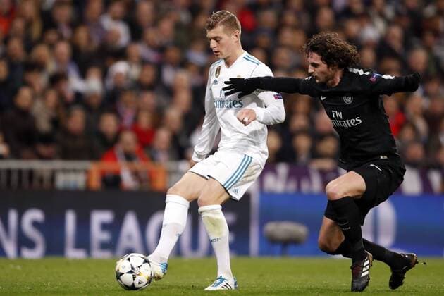 (l-r) Toni Kroos of Real Madrid, Adrien Rabiot of Paris Saint-Germain during the UEFA Champions League round of 16 match between Real Madrid and Paris Saint-Germain at the Santiago Bernabeu stadium on February 14, 2018 in Madrid, Spain UEFA Champions League 2017 2018 xVIxVIxImagesx xMauricexvanxSteenxIVx 10066611