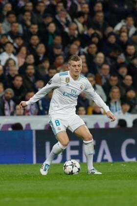 Madrid, Spain 14.02.2018, UEFA Champions League - 2017 18 Season, Achtelfinale, Real Madrid vs. Paris Saint-Germain, Toni Kroos (Real Madrid) in aktion ( DeFodi523