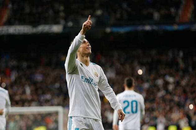 Madrid, Spain 14.02.2018, UEFA Champions League - 2017 18 Season, Achtelfinale, Real Madrid vs. Paris Saint-Germain, Tor zum 2:1, Torschuetze Cristiano Ronaldo (Real Madrid) jubelt ( DeFodi523