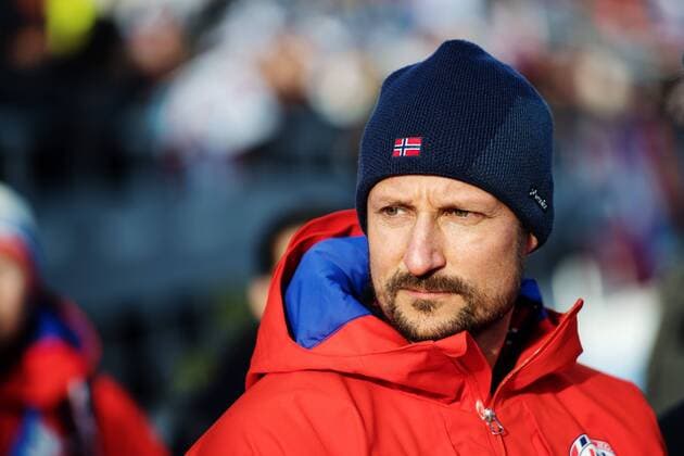 PyeongChang 2018, Ski Alpin, Kronprinz Haakon gratuliert Svindal 180215 Crown Prince Haakon of Norway during the women s cross country 10 km free during day six of the 2018 Winter Olympics on February 15, 2018 in Pyeongchang. Photo: Carl Sandin BILDBYRAN kod CS 57999_294 *** 180215 Crown Prince Haakon of Norway during the women s cross country 10 km free during day six of the 2018 Winter Olympics on February 15 2018 in Pyeongchang Photo Carl Sandin BILDBYRAN code CS 57999 294  Copyright: CARLxSANDIN BB180215CS039